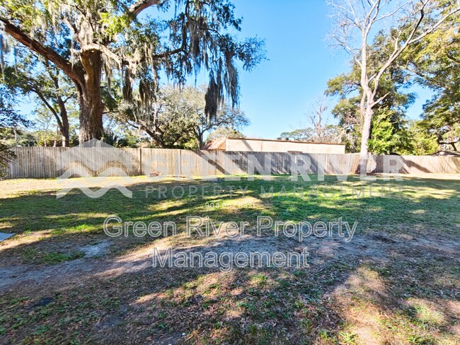 Building Photo - 11620 Charlie Rd