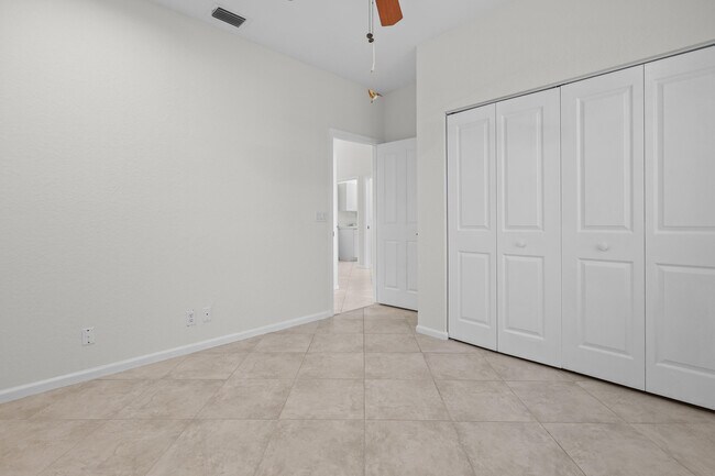 Building Photo - 7835 NW 78th Ave