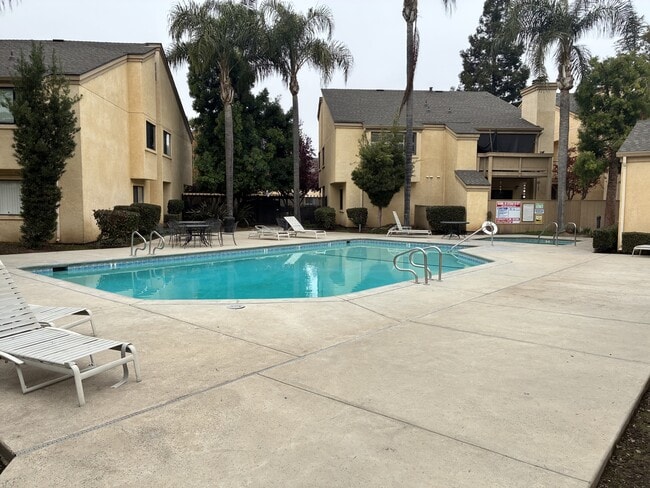 Building Photo - 3400 Sullivan Ct