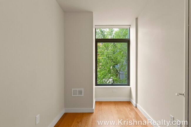 Building Photo - Luxury Downtown Living In The John Ross Building | 1 Bedroom | 1 Bathroom Condo | PDX's SW Water ...