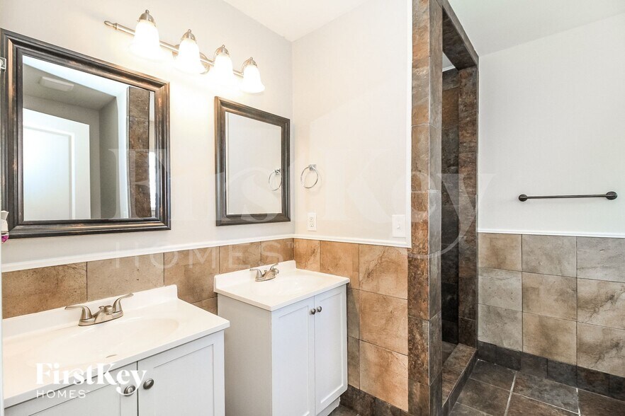 Building Photo - 7240 Orchard Path Dr