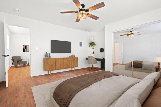 Building Photo - 14112 Yukon Ave