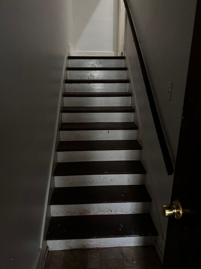 Building Photo - 05th St S 302-304