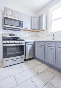 Building Photo - 4301 W Wrightwood Ave