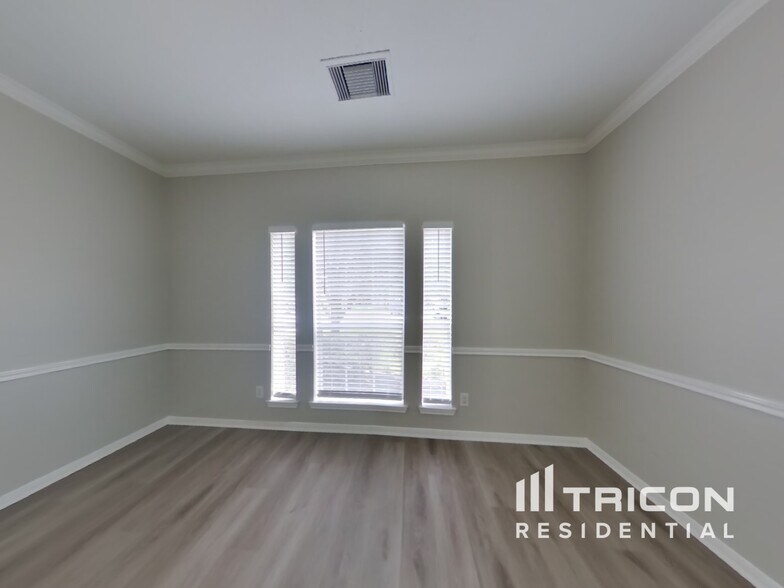 Building Photo - 17419 Pikes Peek Ct