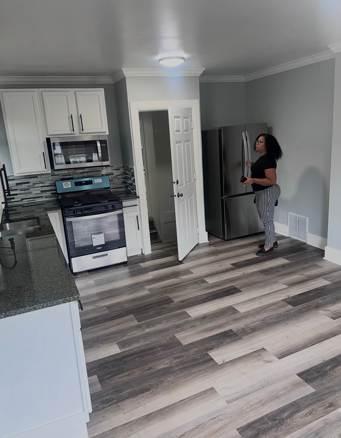 Building Photo - 15433 Myrtle Ave