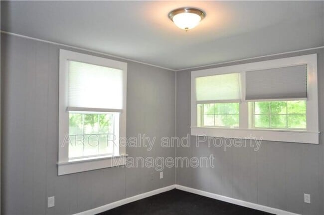 Building Photo - 354 Hamilton E Holmes Dr NW
