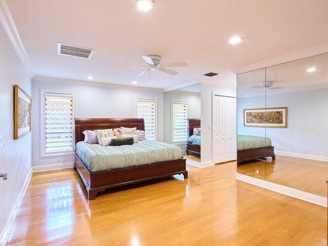 Building Photo - 3700 Embassy Dr