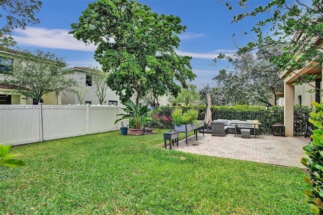 Building Photo - 760 NE 193rd Terrace