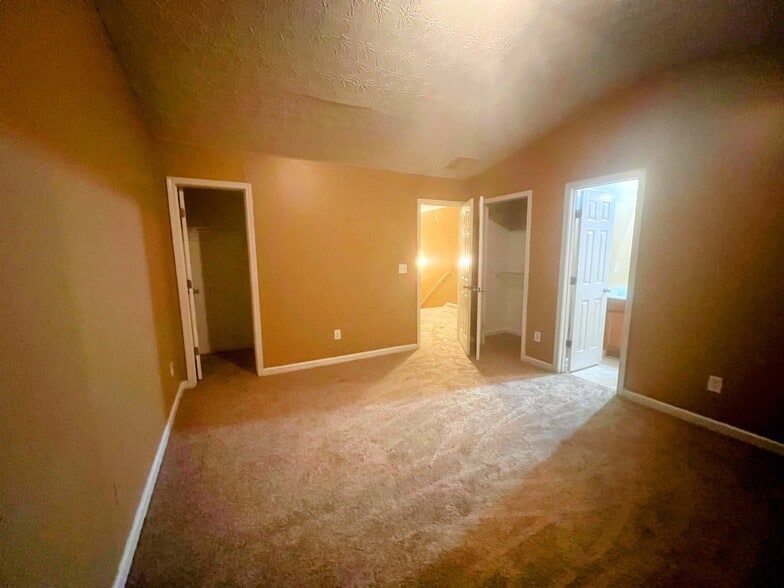 Building Photo - 2970 Vining Ridge Ln