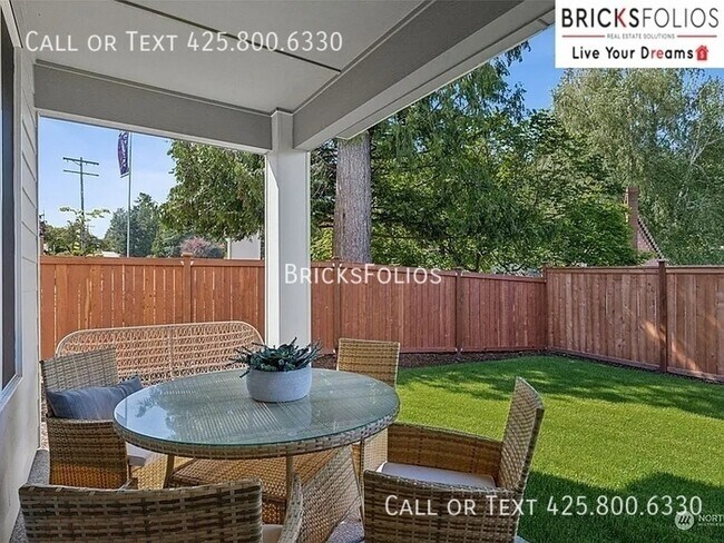 Building Photo - Spacious Living in a Picturesque Setting