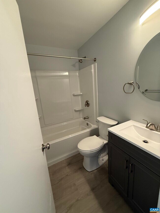 Building Photo - 120 Georgetown Green