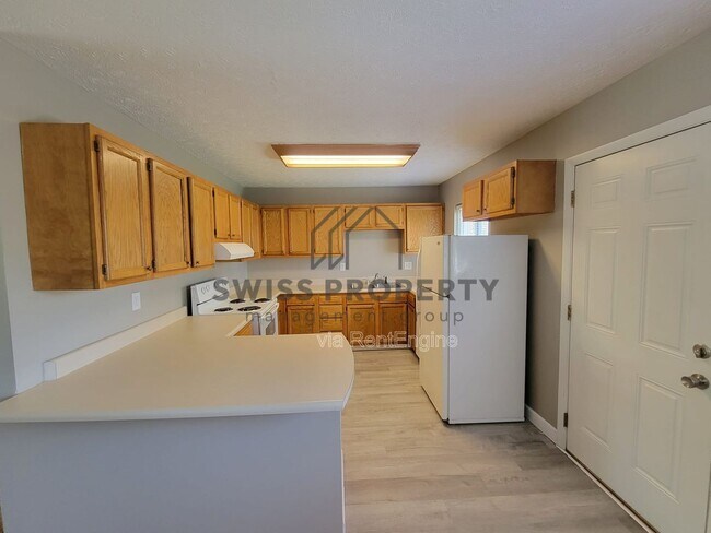 Building Photo - 2928 Landon Dr