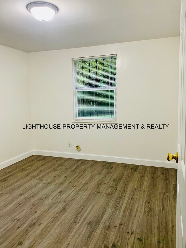 Building Photo - Beautiful Allendale Home With Large Fenced Yard