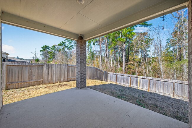 Building Photo - 15059 Meadow Glen N