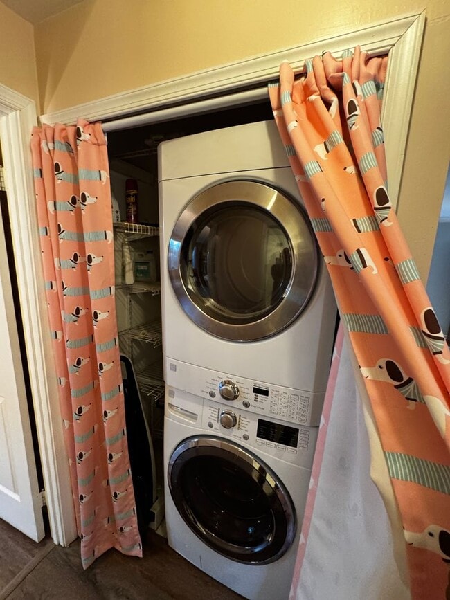 Building Photo - Furnished 2BR, 2BA Condo with Backyard in Arlington