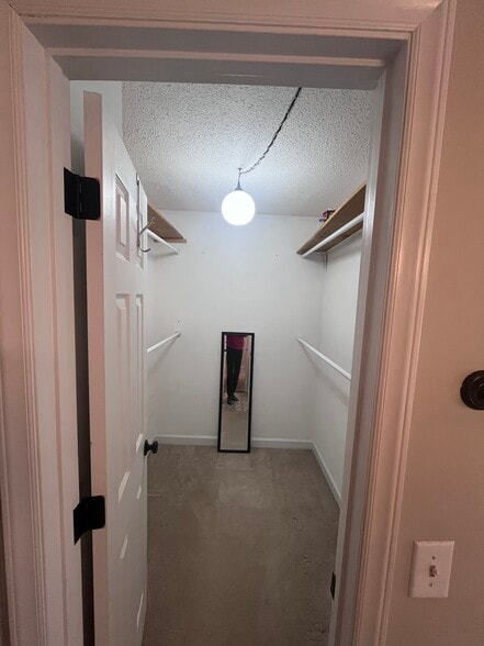 Building Photo - 218 Brookfield Cir