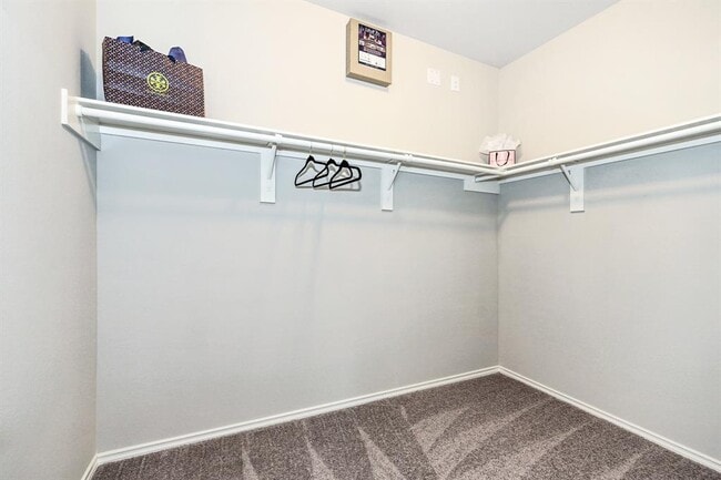 Building Photo - 106 Elm