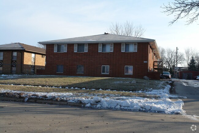 Building Photo - 113 NW College Ave