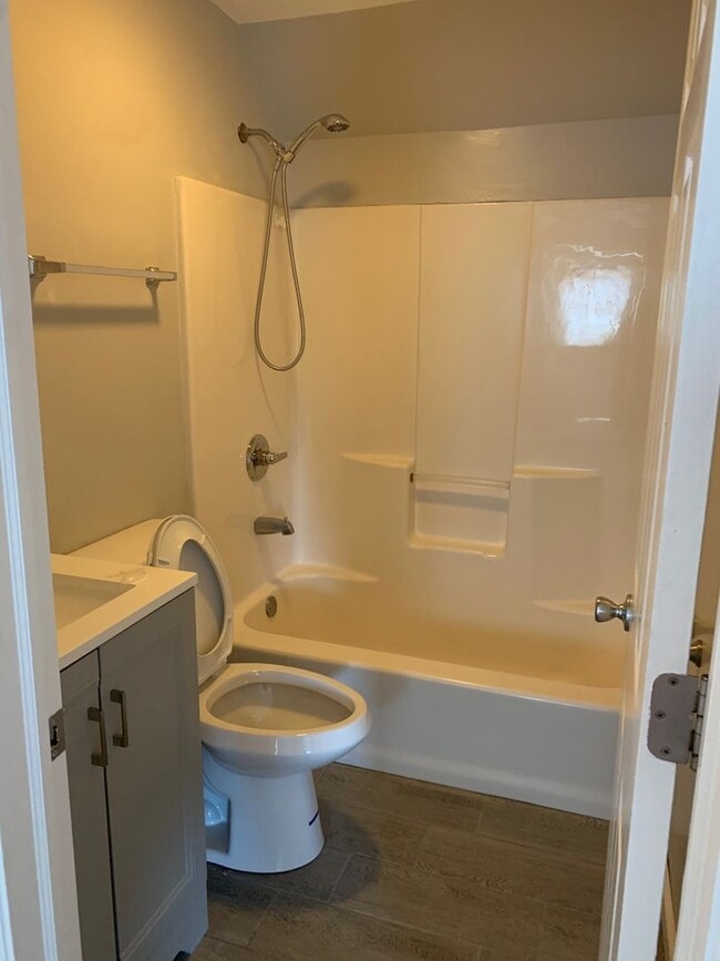 Building Photo - 9 Washington Ave