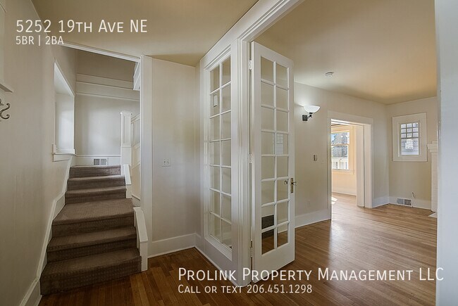 Building Photo - 5252 19th Ave NE