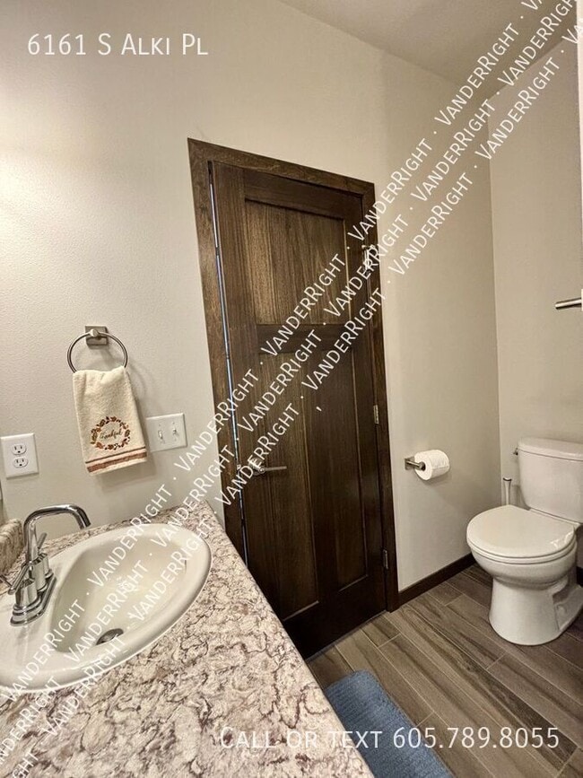 Building Photo - 6161 S Alki Pl