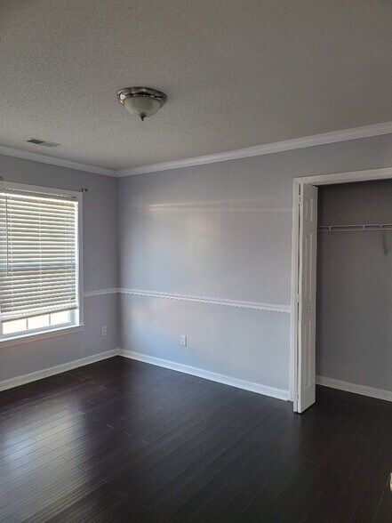 Building Photo - 114 Wild Fern Ct