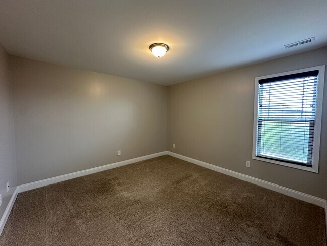 Building Photo - 5233 Debut Ave