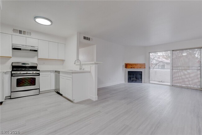 Building Photo - 3060 Tarpon