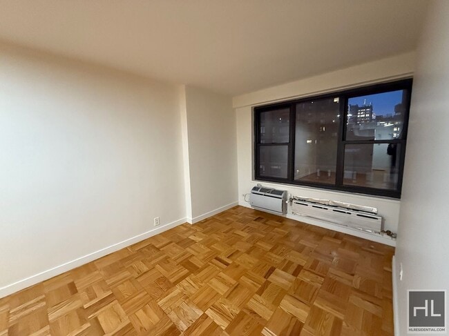 Building Photo - 145 4th Ave