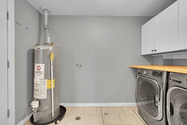 Building Photo - $2,225.00, 2-bed, 1-bath located in Denver.