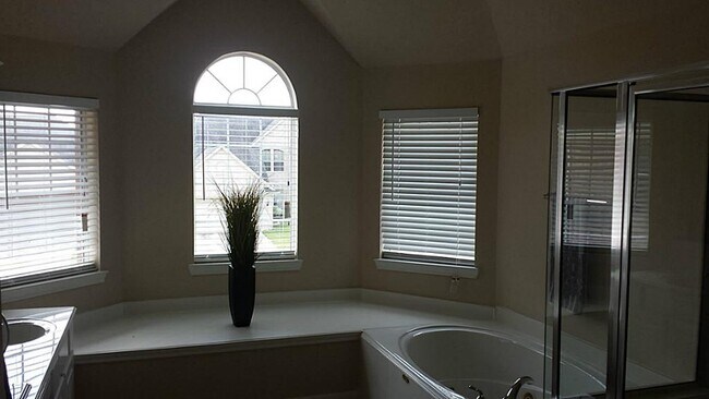 Building Photo - 4602 Countrymeadows Dr