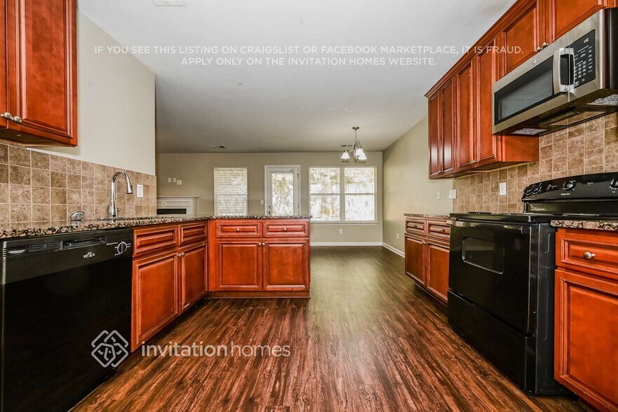 Building Photo - 107 Sanders Walk