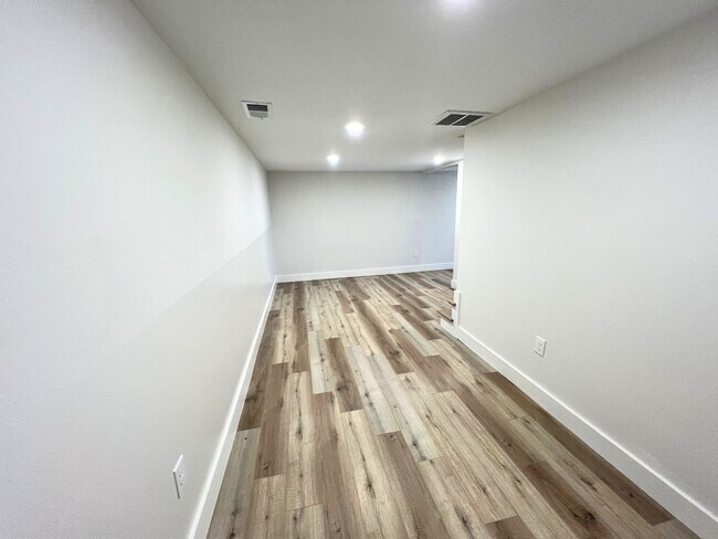 Building Photo - 9905 Coward Mill Rd