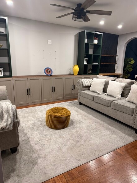 Building Photo - 2082 Pitman Ave