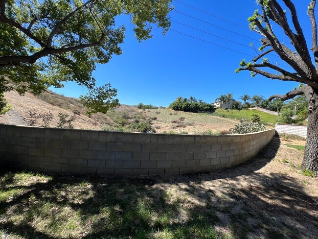 Building Photo - Beautiful upgraded 3b/2b home for rent in ...