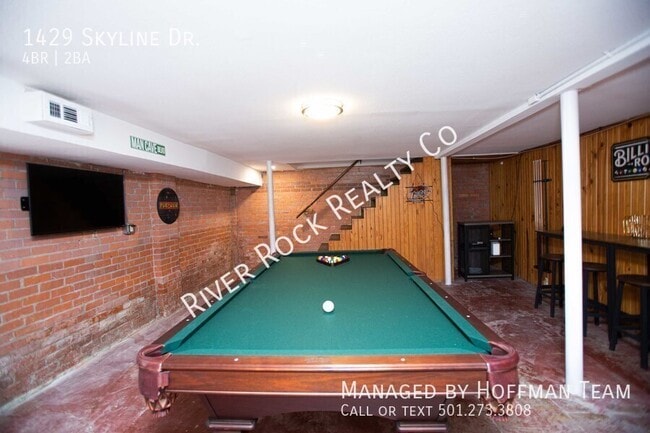 Building Photo - 1429 Skyline Dr