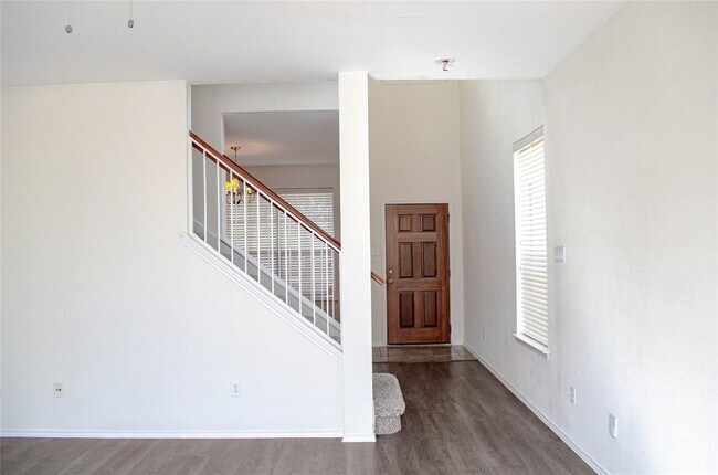 Building Photo - 14213 Willow Tank Dr