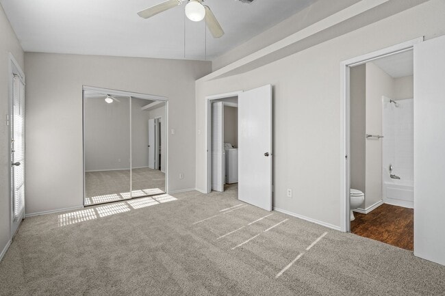 Building Photo - River Crossing ATX - Townhome - 2bd/2.5ba - W/D - Close to Downtown - $1395