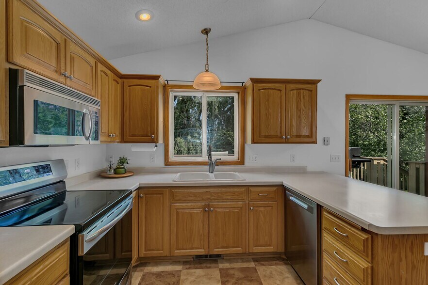 Building Photo - 1419 Hillside Ct