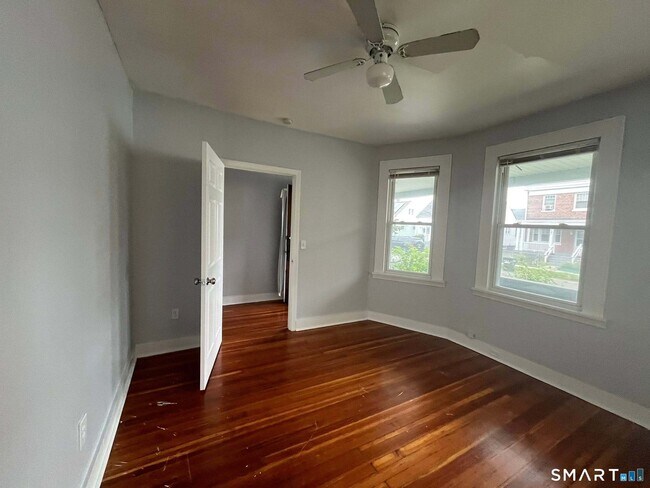Building Photo - 415 Willow St