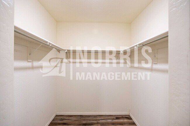 Building Photo - Very Nice Home in a Great Location