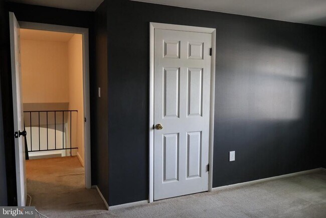Building Photo - 5218 Caroline Cir