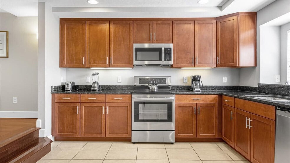 Building Photo - 14545 Damai Ln