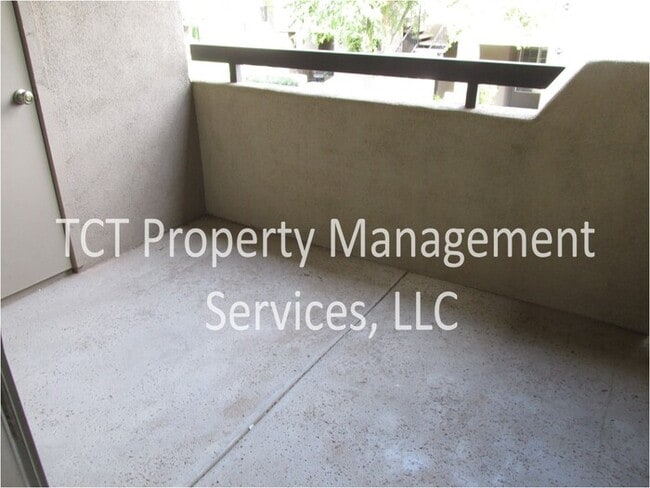 Building Photo - Two Bedroom Condo in Aventura!