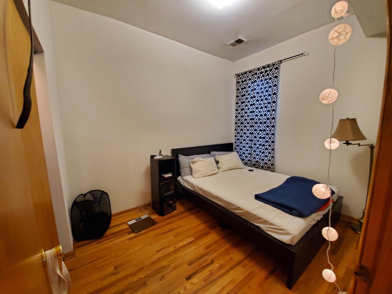 Building Photo - 2048 N Western Ave