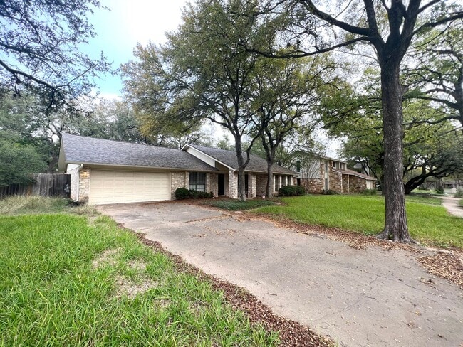 Building Photo - Charming single-story home with 4 bedrooms and 2 bathrooms for rent in neighborhood of Anderson M...