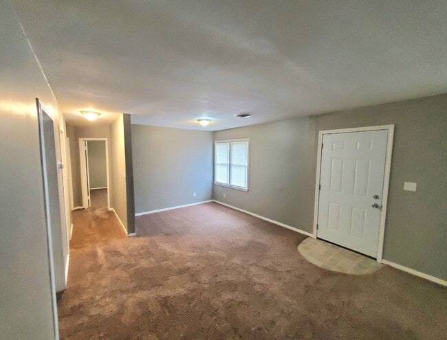 Building Photo - 2 Bed 1 Bath in the Country Estates Additi...