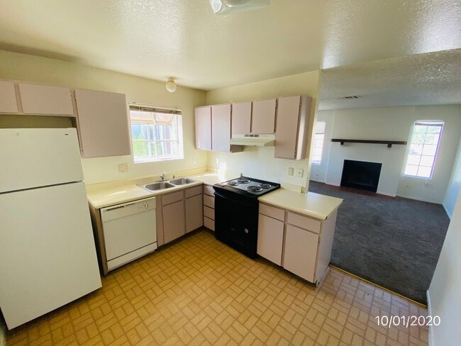 Building Photo - 2 Bed 1 Bath