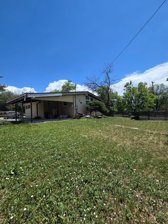 Building Photo - Move in Ready Ranch home in Westminster